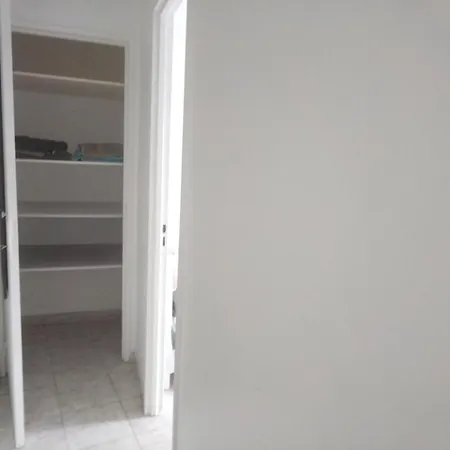 Apartment Familial En Face D'un Square Arbore